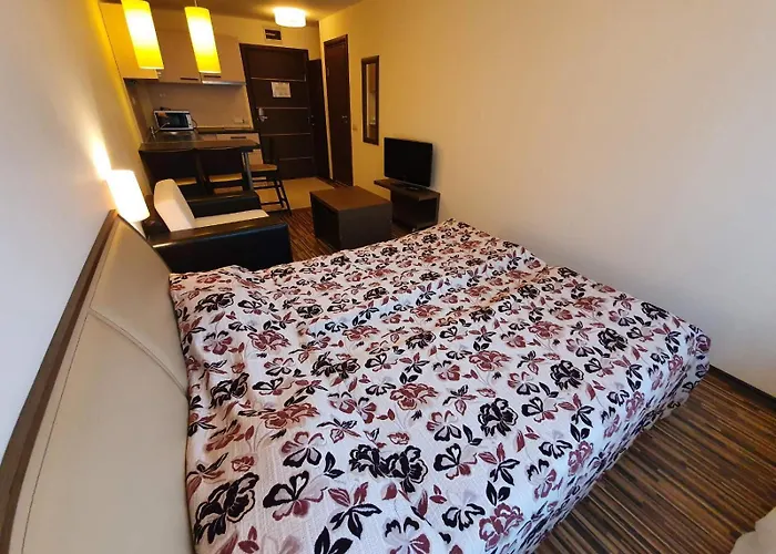 아파트 500m From Lift